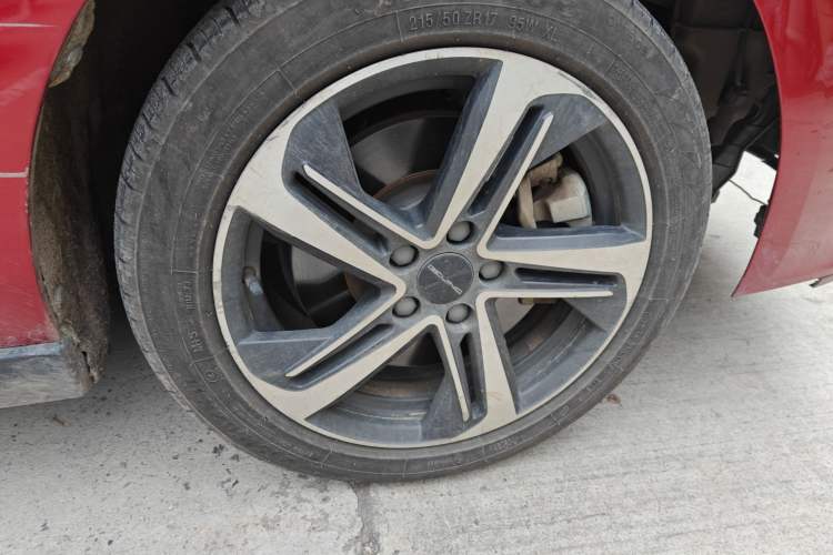 Used BAIC Beijing EU5 2020 R600 Smart Fashion Edition Right Front Wheel Hub