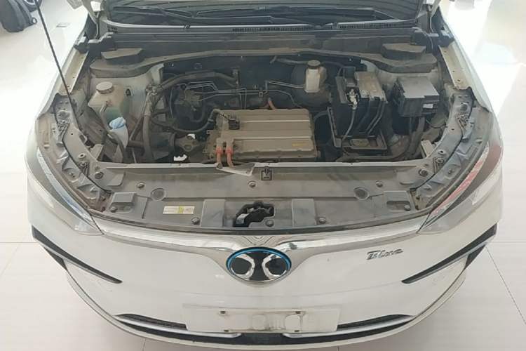 Used BAIC Beijing EU5  Engine Bay