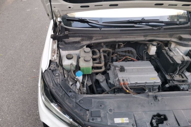 Used BAIC Beijing EU5 2020 R600 Smart Fashion Edition Engine Bay Right