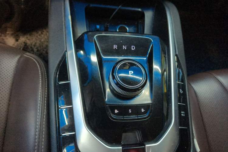 Used BAIC Beijing EU5 2020 Jingcai Edition R500 Smart Wind Version Gear Lever
