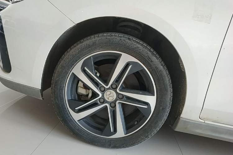 Used BAIC Beijing EU5  Left Front Wheel Hub