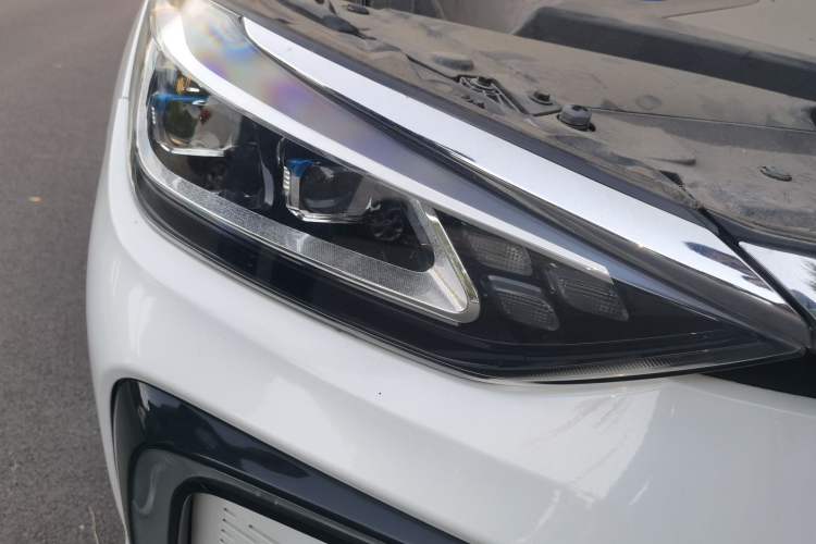 Used BAIC Beijing EU5 2020 Classic Model R550 Smart Trend Edition Right Front Headlight