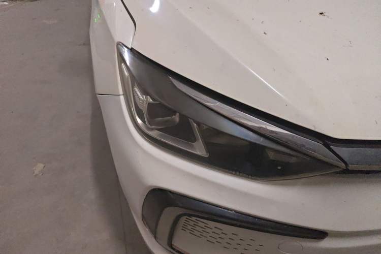 Used BAIC Beijing EU5 2020 Classic Model R500 Smart Wind Edition Right Front Headlight