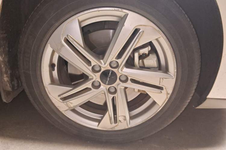 Used BAIC Beijing EU5 2020 R500 Smart Wind Edition Right Front Wheel Hub