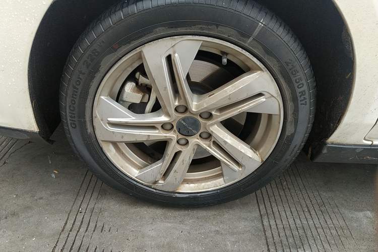 Used BAIC Beijing EU5 2020 R500 Smart Edition Right Front Wheel Hub