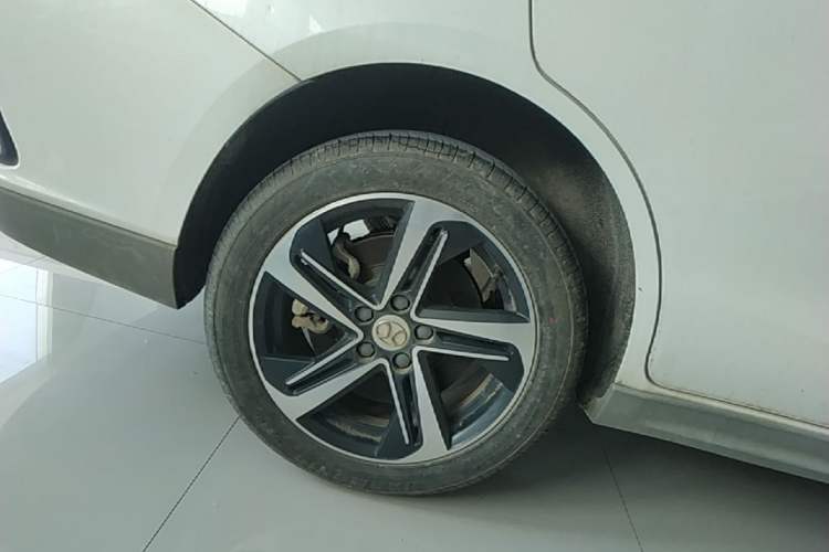 Used BAIC Beijing EU5  Right Rear Wheel Hub