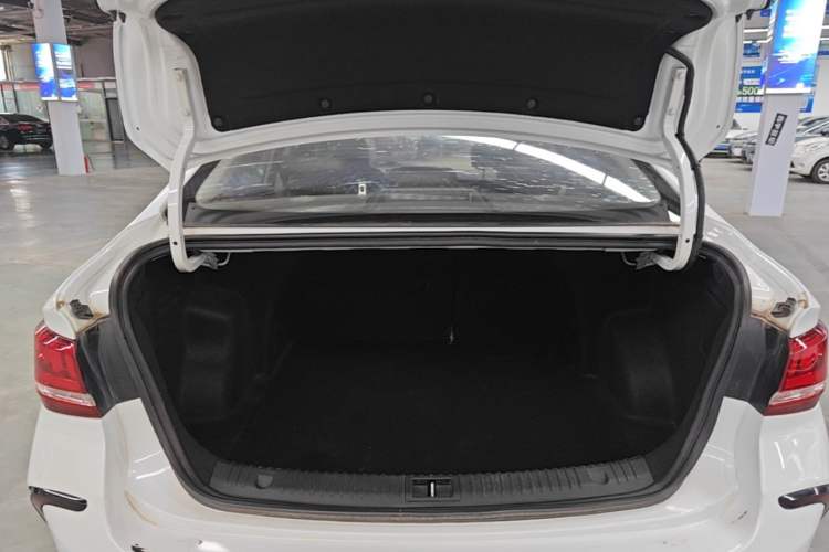Used BAIC Beijing EU5 2020 Classic Model R500 Smart Wind Edition Trunk