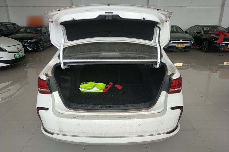 Used BAIC Beijing EU5  Trunk