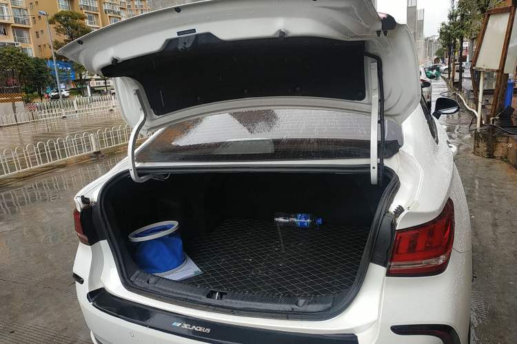 Used BAIC Beijing EU5 2020 R500 Smart Edition Trunk