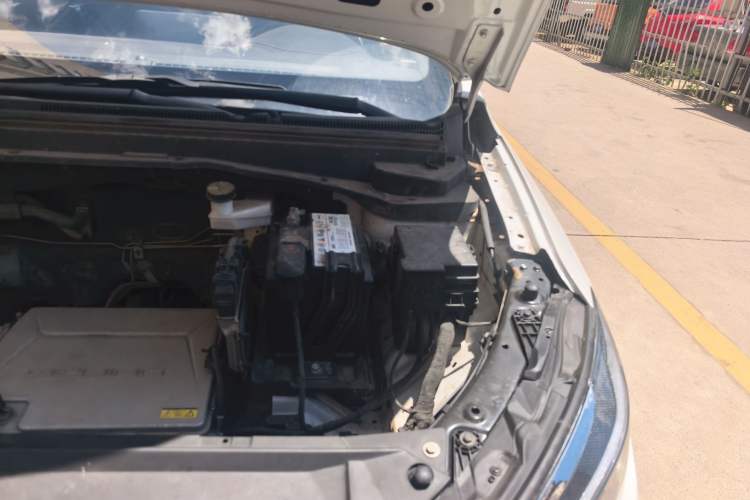 Used BAIC Beijing EU5 2021 Quick-Change Version Engine Bay Left