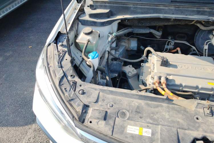 Used BAIC Beijing EU5 2021 Special Edition Engine Bay Right