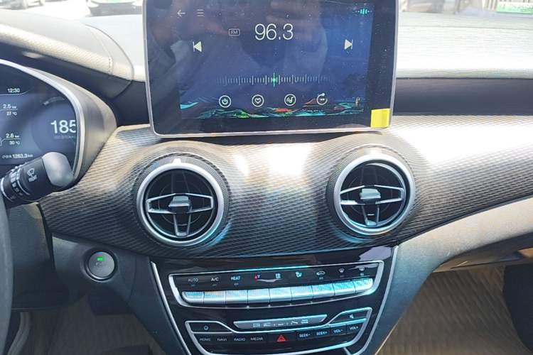 Used BAIC Beijing EU5 2022 Ride-Hailing High-Power Luxury Edition Audio And AC Panel