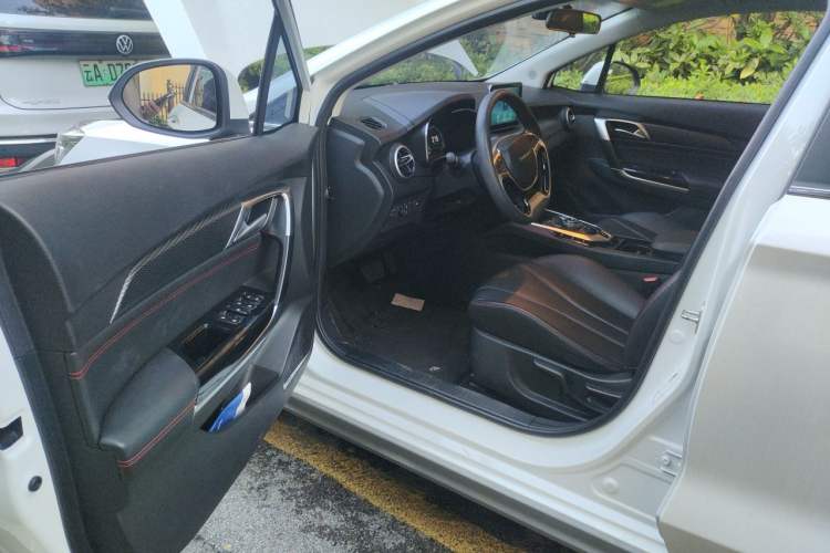 Used BAIC Beijing EU5 2022 Ride-Hailing Luxury Edition Driver Seat