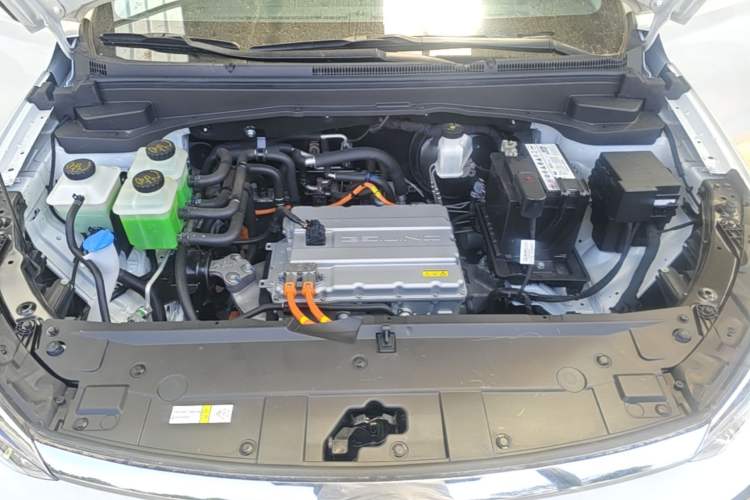 Used BAIC Beijing EU5 2022 Ride-Hailing High-Power Luxury Edition Engine Bay