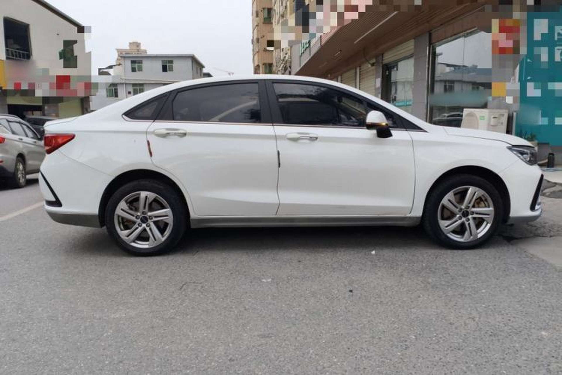 Used BAIC Beijing EU5 2022 Ride-Hailing Luxury Edition Exterior 3