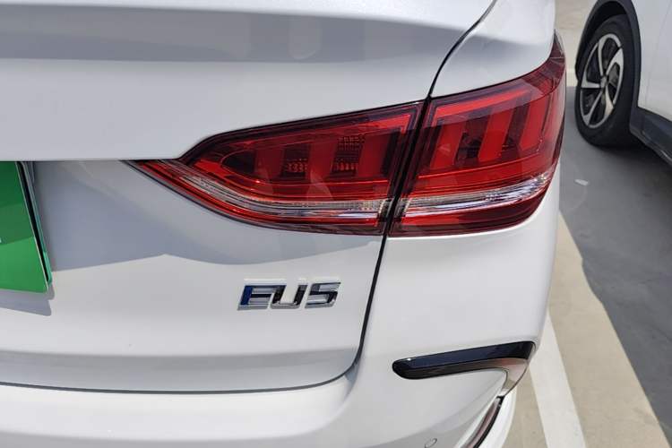 Used BAIC Beijing EU5 2022 Ride-Hailing High-Power Luxury Edition Exterior 3