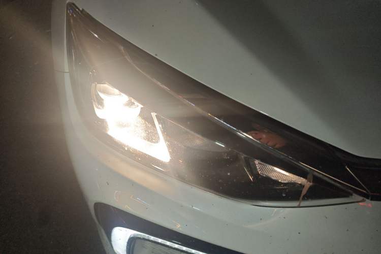 Used BAIC Beijing EU5 2022 Ride-Hailing Edition Right Front Headlight