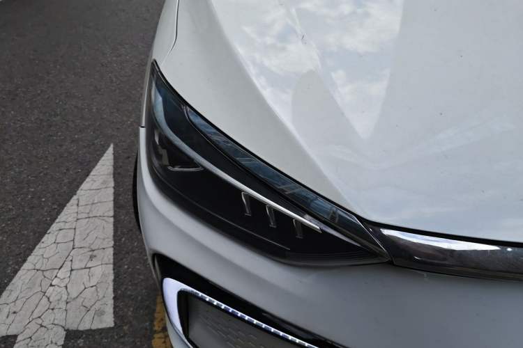 Used BAIC Beijing EU5 2022 Ride-Hailing Luxury Edition Right Front Headlight