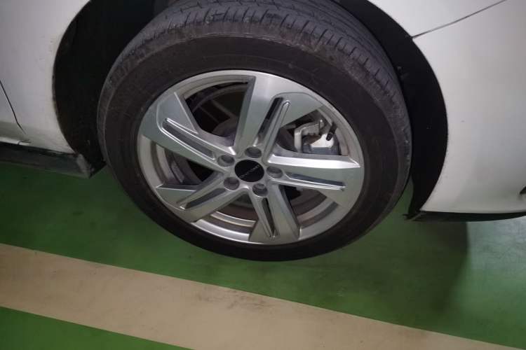 Used BAIC Beijing EU5 2022 Ride-Hailing High-Power Luxury Edition Right Front Wheel Hub