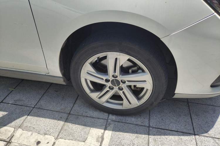 Used BAIC Beijing EU5 2022 Ride-Hailing Luxury Edition Right Front Wheel Hub