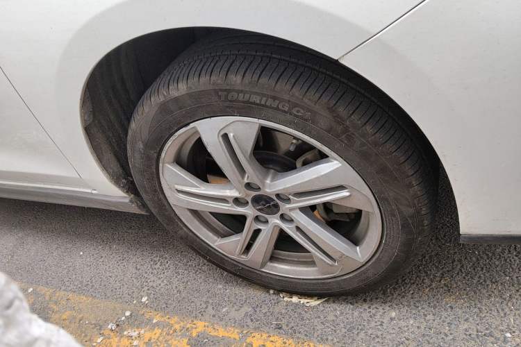 Used BAIC Beijing EU5 2022 Ride-Hailing Luxury Edition Right Front Wheel Hub