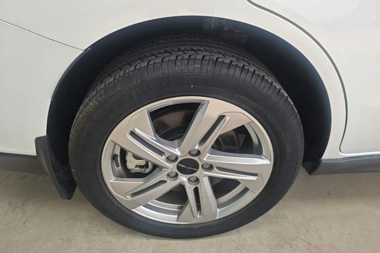Used BAIC Beijing EU5 2022 Ride-Hailing High-Power Luxury Edition Right Rear Wheel Hub