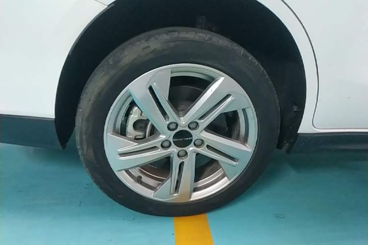 Used BAIC Beijing EU5 2022 Ride-Hailing High-Power Luxury Edition Right Rear Wheel Hub