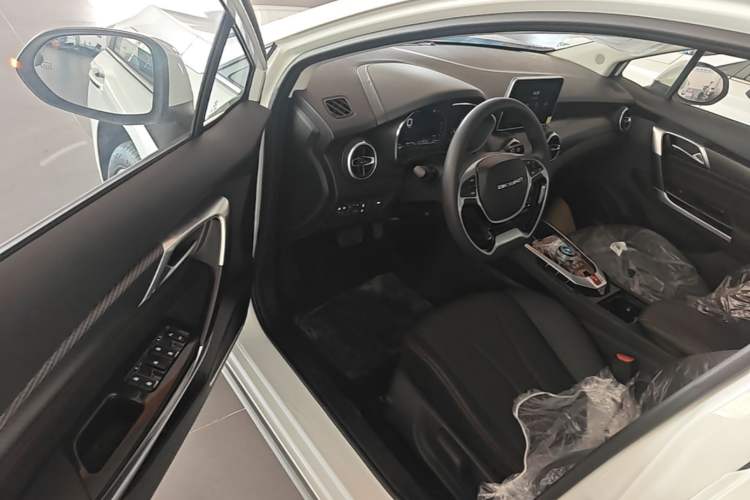 Used BAIC Beijing EU5 2025 Hongtu Standard Edition Driver Seat