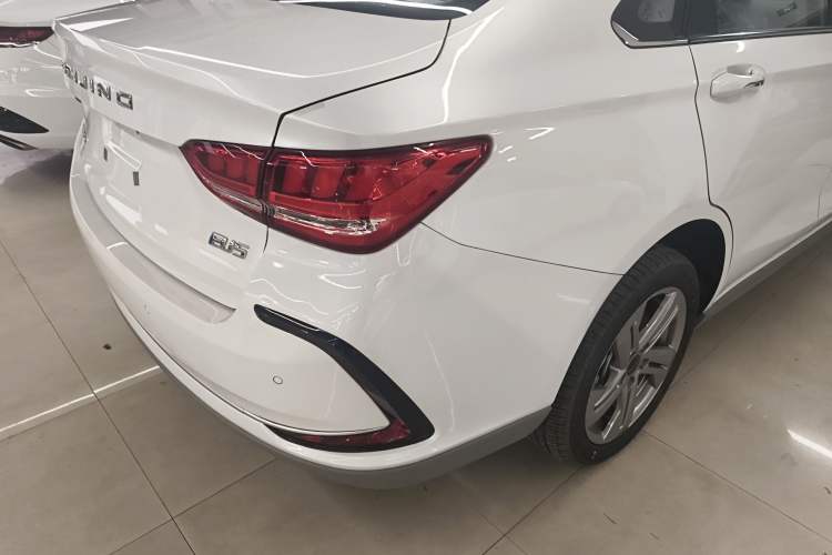 Used BAIC Beijing EU5 2025 Hongtu Standard Edition Exterior 3