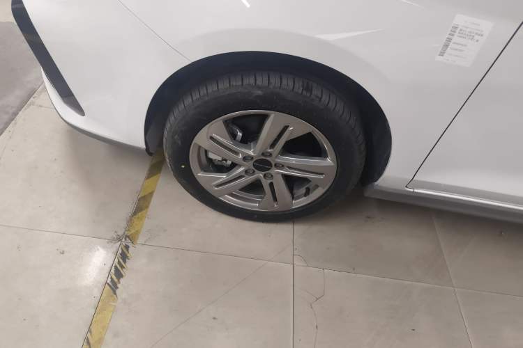 Used BAIC Beijing EU5 2025 Hongtu Standard Edition Exterior 4