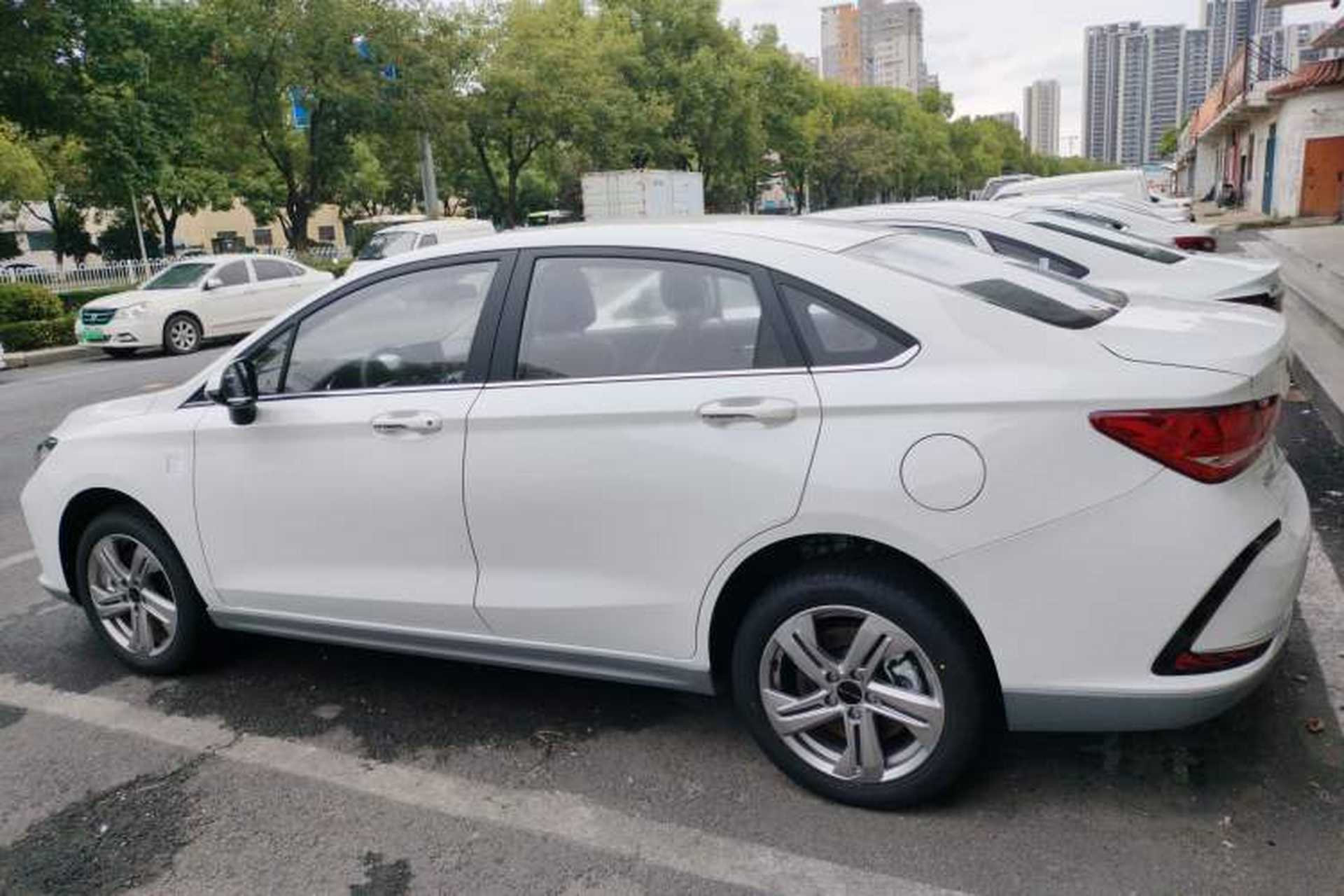 Used BAIC Beijing EU5 2025 Hongtu Standard Edition Exterior 5