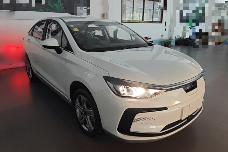 Used BAIC Beijing EU5 2025 Hongtu Standard Edition Front Right 45 Deg