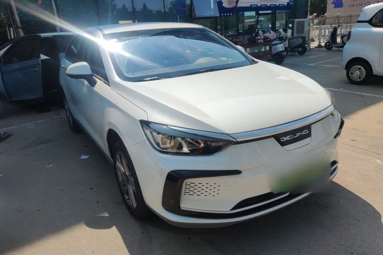 Used BAIC Beijing EU5 2025 Hongtu Standard Edition Front Right 45 Deg