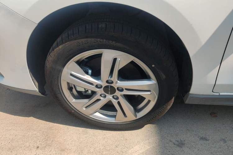 Used BAIC Beijing EU5 2025 Hongtu Standard Edition Left Front Wheel Hub