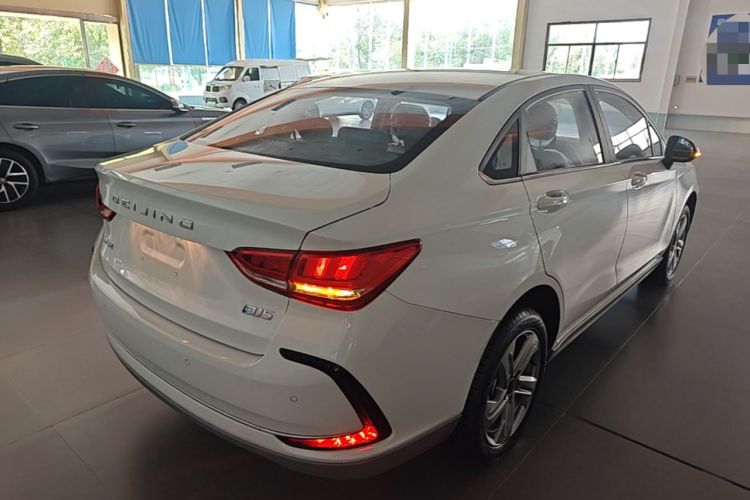 Used BAIC Beijing EU5 2025 Hongtu Standard Edition Rear Right 45 Deg