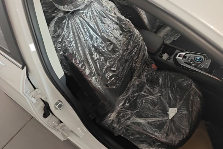 Used BAIC Beijing EU5 2025 Hongtu Standard Edition Right Front Seat