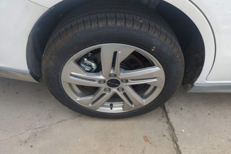 Used BAIC Beijing EU5 2025 Hongtu Standard Edition Right Rear Wheel Hub