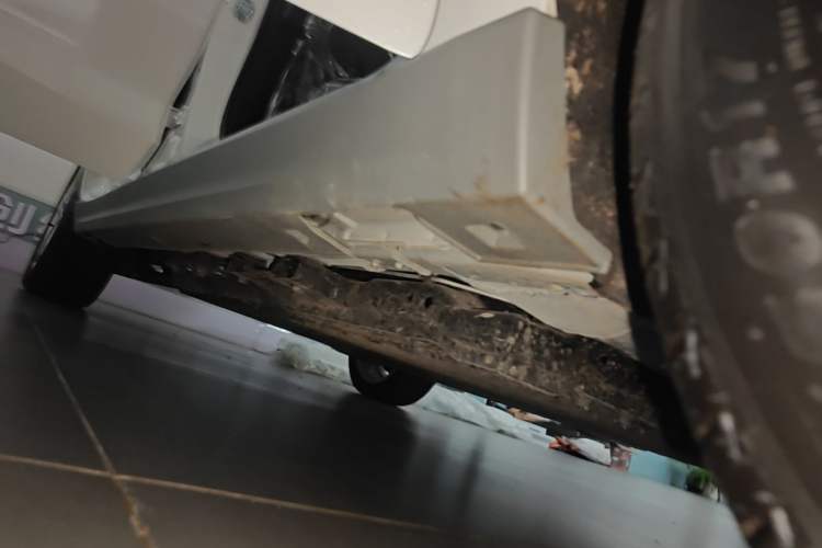 Used BAIC Beijing EU5 2025 Hongtu Standard Edition Right Side Sill