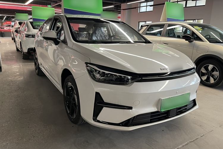 Used BAIC Beijing EU5 PLUS 2023 R600 Premium Edition Exterior 2