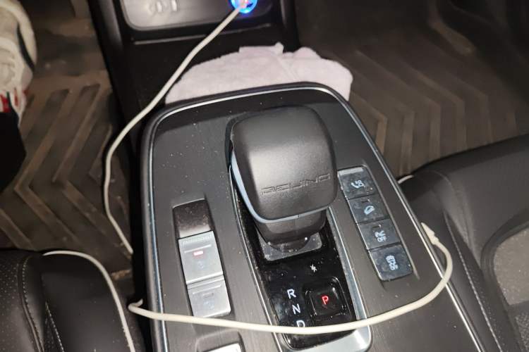 Used BAIC Beijing EU5 PLUS 2023 R600 Premium Edition Gear Lever