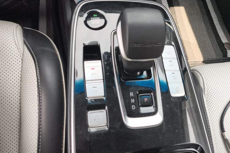 Used BAIC Beijing EU5 PLUS 2021 R600 Premium Edition Gear Lever