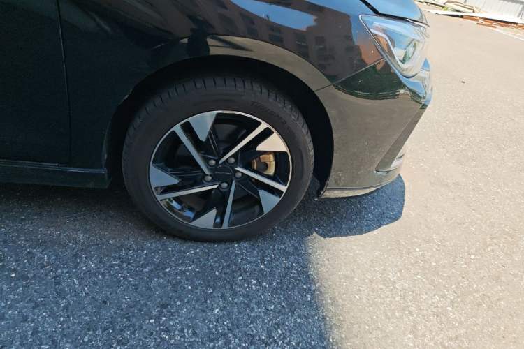 Used BAIC Beijing EU5 PLUS 2021 R500 Premium Edition Right Front Wheel Hub