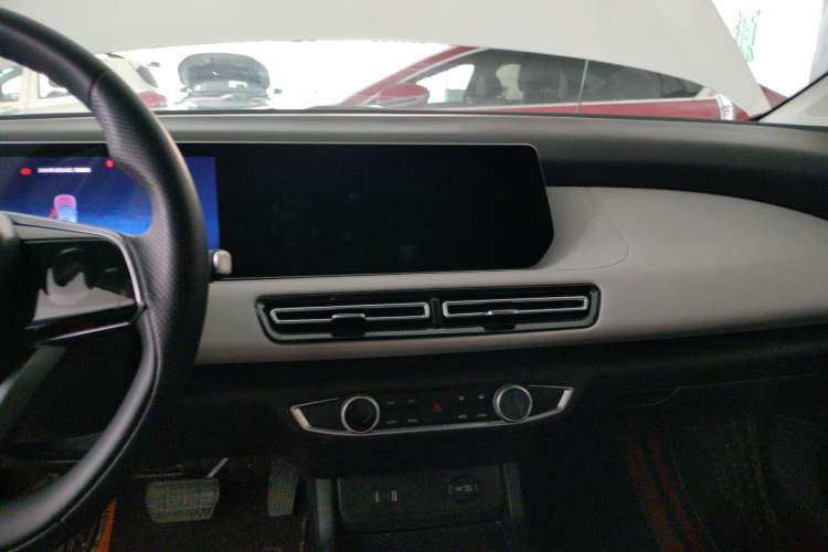 Used BAIC Beijing EU5 PLUS 2021 R600 Premium Edition Audio And AC Panel