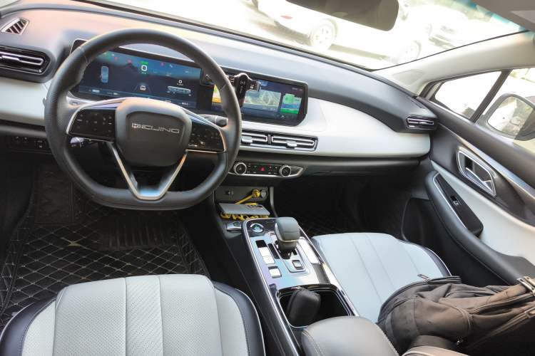 Used BAIC Beijing EU5 PLUS 2021 R600 Premium Edition Audio And AC Panel