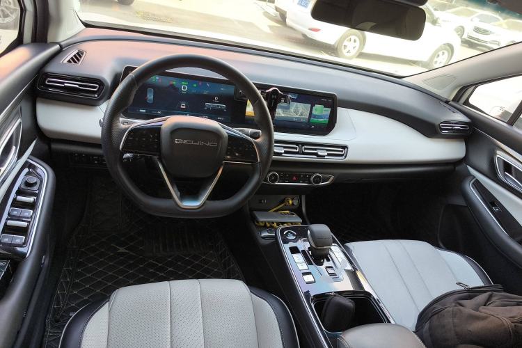 Used BAIC Beijing EU5 PLUS 2021 R600 Premium Edition Center Console