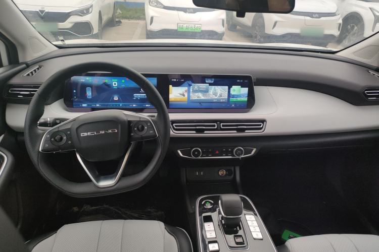 Used BAIC Beijing EU5 PLUS 2021 R500 Premium Edition Center Console