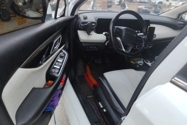 Used BAIC Beijing EU5 PLUS 2021 R500 Premium Edition Driver Seat