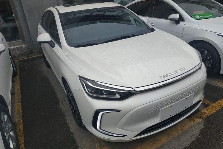Used BAIC Beijing EU5 PLUS 2021 R600 Premium Edition Exterior 2