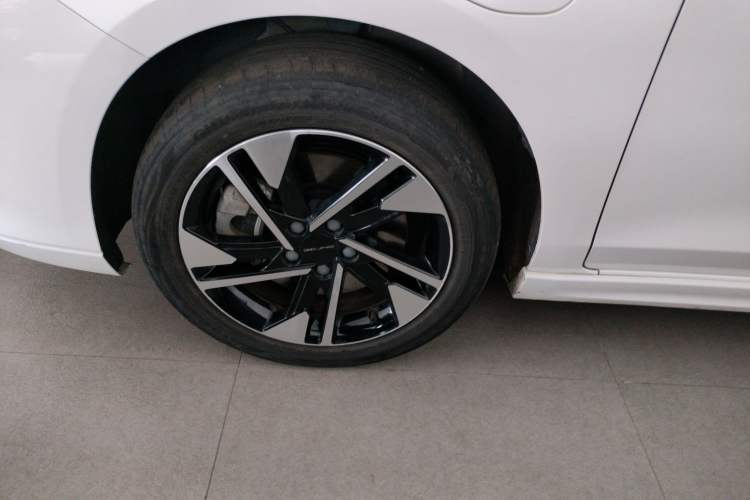 Used BAIC Beijing EU5 PLUS 2021 R600 Premium Edition Exterior 4