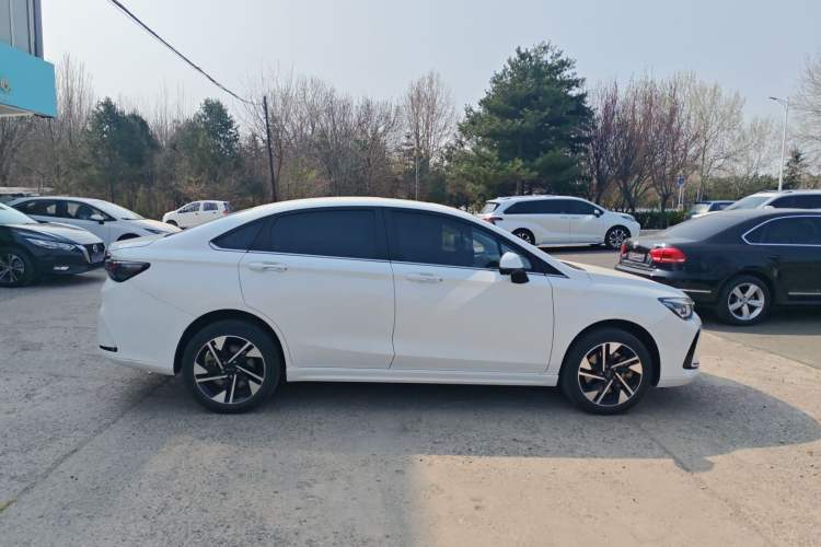 Used BAIC Beijing EU5 PLUS 2021 R600 Premium Edition Exterior 5